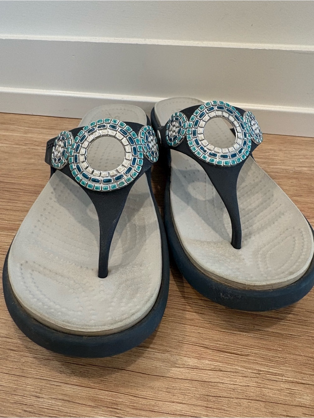CROCS Sarah Diamante Wedge Flip Sandals Dual Comfort in Navy and Turquoise 8 - Picture 2 of 11